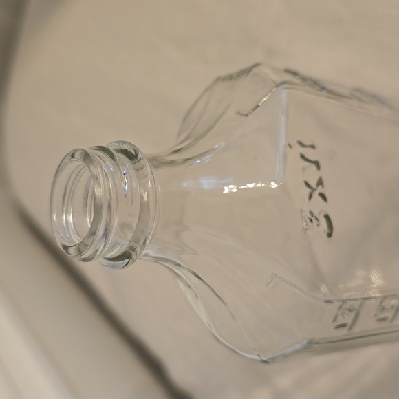 Vintage Owens Glass 3xvi with measurement marks - Picture 7 of 10